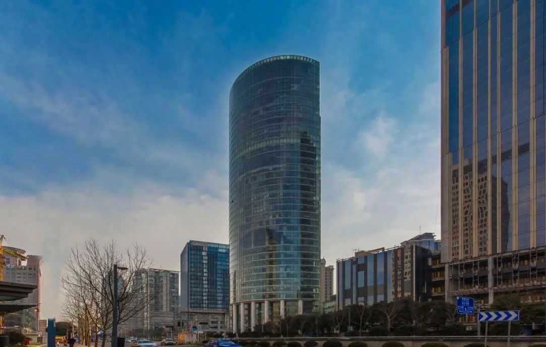 银山集团与上海久事置业有限公司签署战略合作协议